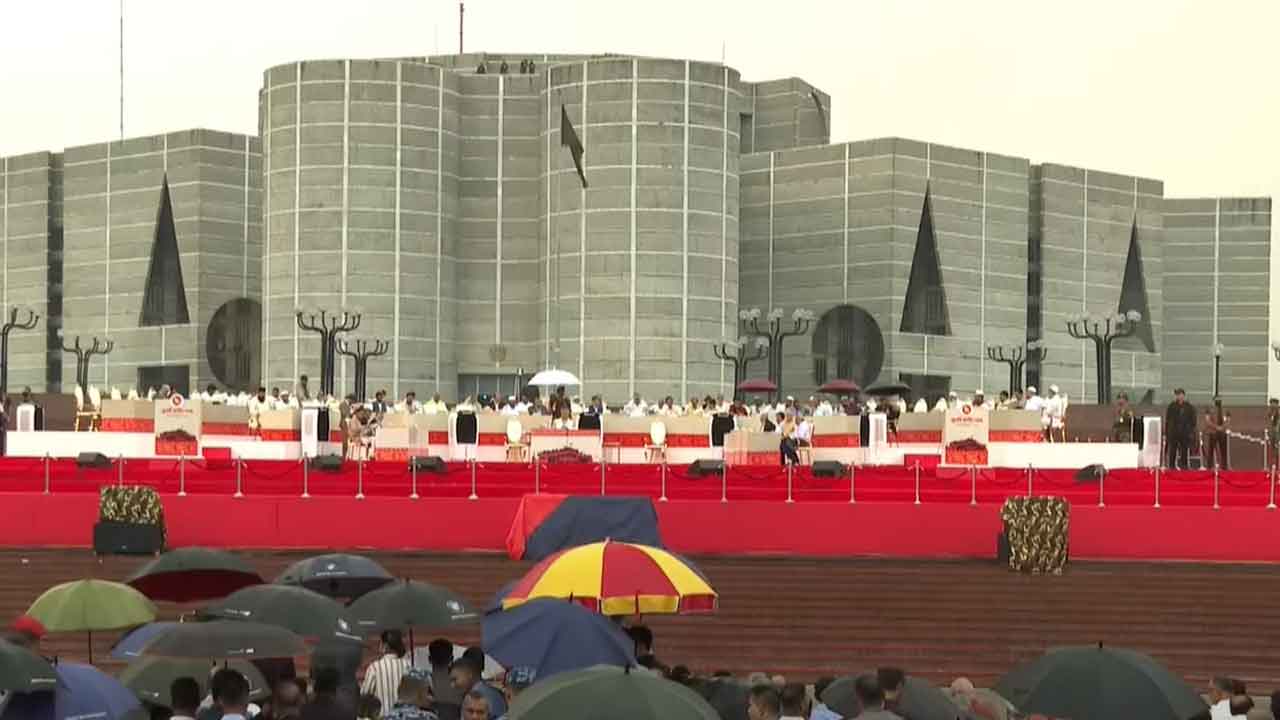 জুলাই সনদ স্বাক্ষর অনুষ্ঠানে উপস্থিত হয়েছেন যেসব নেতা